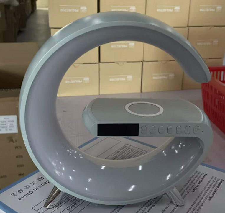 G-formad LED-lampa med Bluetooth-högtalare & Trådlös Laddning — App-styrd Stämningslampa för Sovrum